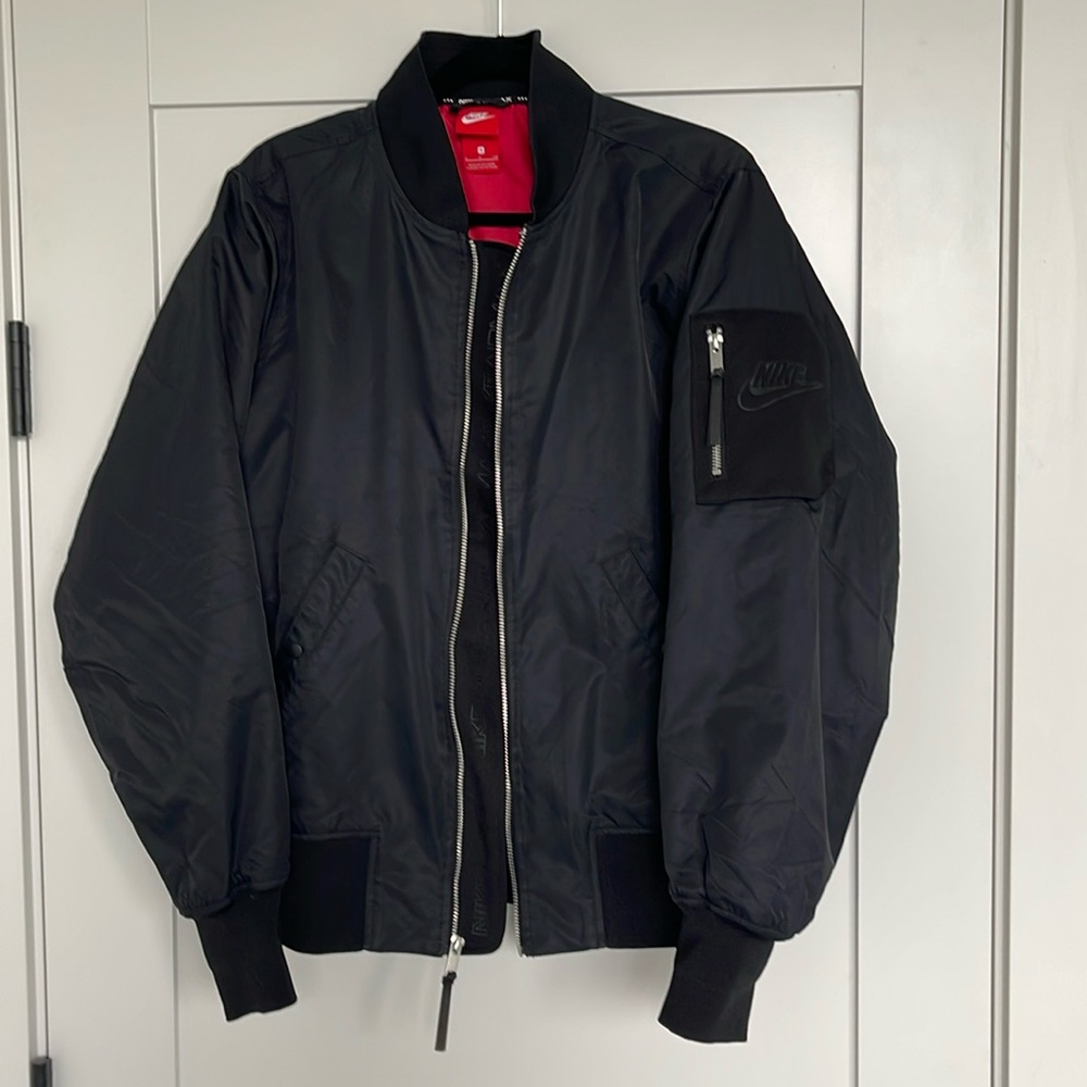Men’s Nike AIRMAX bomber zip up jacket in black with red lining